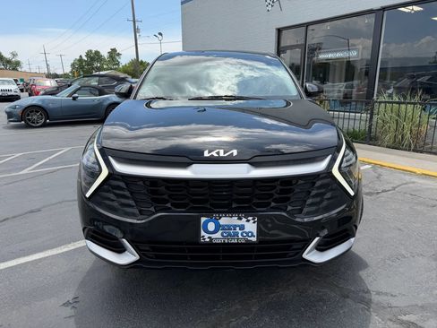Used 2024 Kia Sportage LX FWD image 2