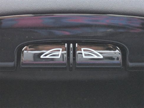 New 2026 Volvo EX30 Ultra w/ Protection Package Premier image 17