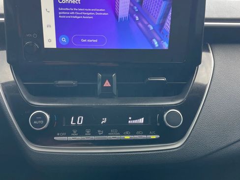 Used 2025 Toyota Corolla LE image 24