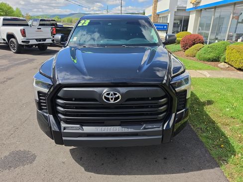Used 2023 Toyota Tundra SR5 w/ SR5 Convenience Package AWD/4WD image 9