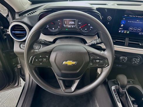 Used 2024 Chevrolet Trax LS w/ Driver Confidence Package FWD image 14