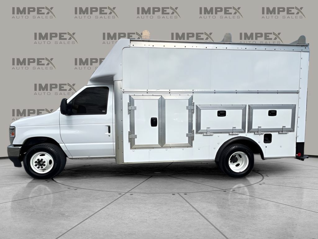 Used 2024 Ford E-350 and Econoline 350 Super Duty w/ Power Windows & Locks Group RWD image 2