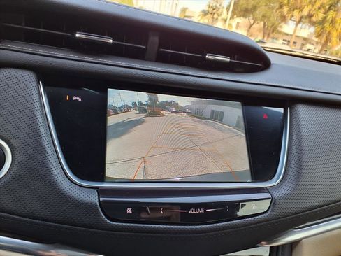 Used 2019 Cadillac XT5 FWD image 24