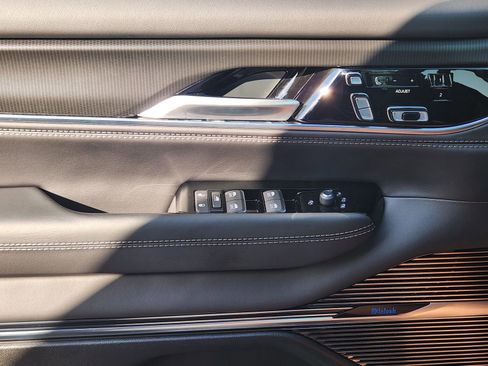 New 2026 Jeep Grand Wagoneer Summit w/ Rear Seat Video Group I image 19