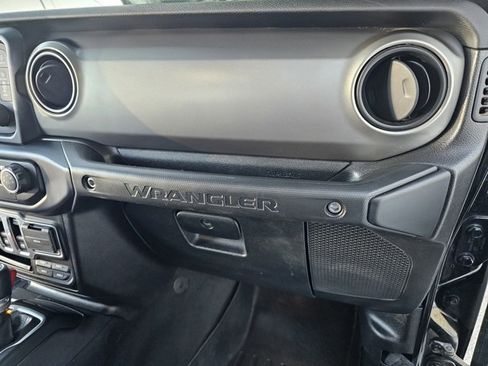 Used 2020 Jeep Wrangler Sport image 21