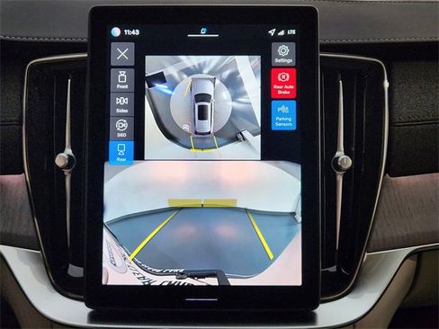 New 2026 Volvo XC90 B6 Ultra w/ Protection Package image 18