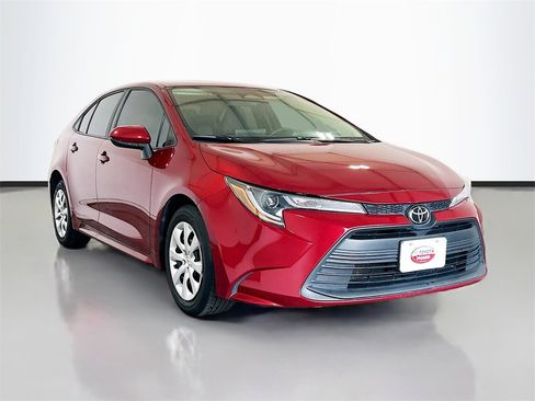 Used 2024 Toyota Corolla LE image 3