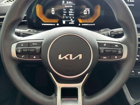Used 2025 Kia K5 LXS FWD image 16