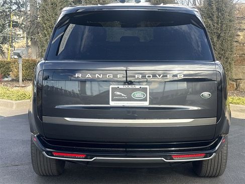 Used 2023 Land Rover Range Rover SE image 4