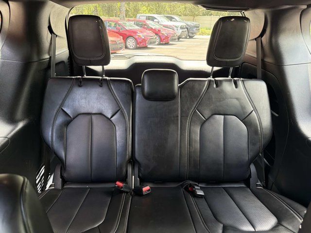 Used 2025 Chrysler Pacifica Select FWD image 19
