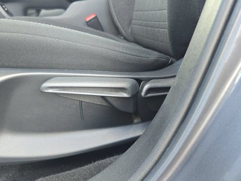 Certified 2025 Honda HR-V LX image 16