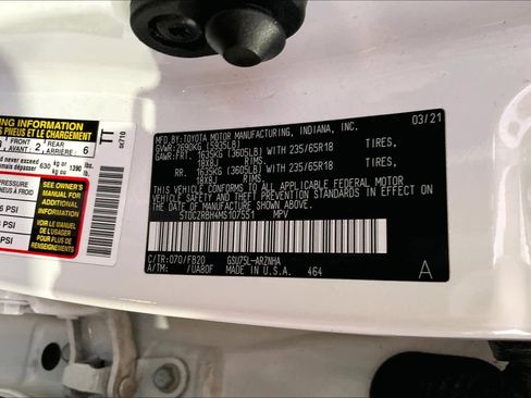 Used 2021 Toyota Highlander L image 34