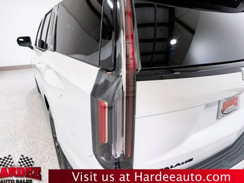Used 2023 Cadillac Escalade Sport Platinum w/ LPO, ONYX Package image 9