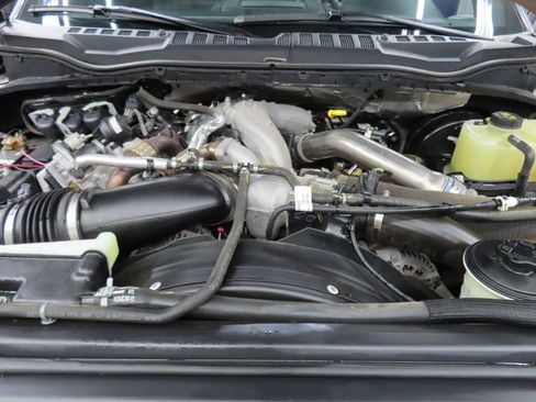 Used 2022 Ford F350 Lariat w/ Black Appearance Package AWD/4WD image 30