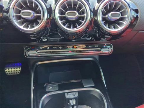 Used 2020 Mercedes-Benz CLA 35 AMG 4MATIC image 11