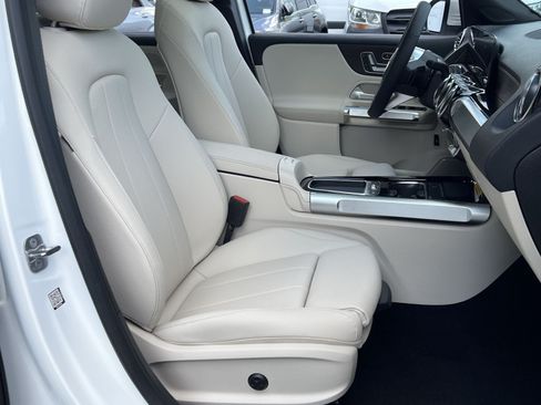 New 2026 Mercedes-Benz GLB 250 4MATIC image 33