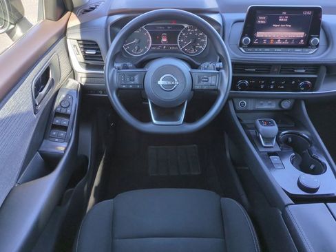 Used 2023 Nissan Rogue S image 17