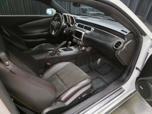 Used 2013 Chevrolet Camaro SS w/ SS Performance Package RWD image 34