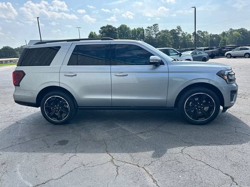 Used 2023 Ford Expedition Limited RWD image 5