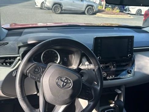 Used 2022 Toyota Corolla Cross LE FWD image 2