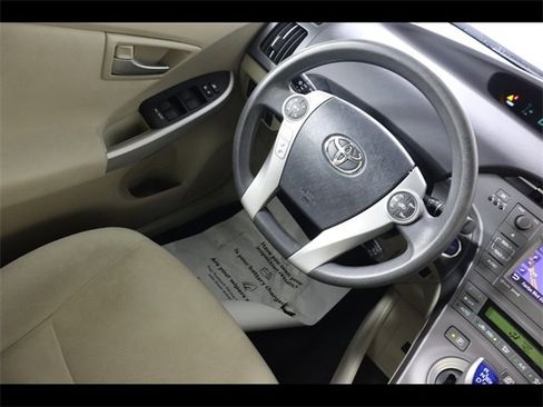 Used 2014 Toyota Prius Four image 15