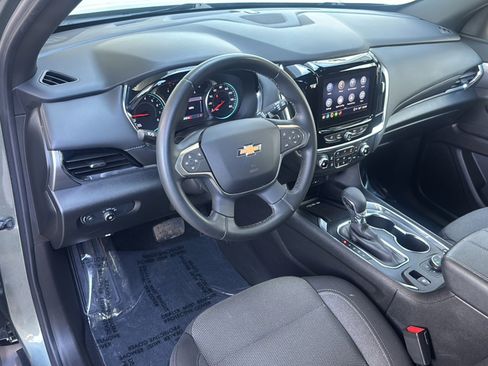 Used 2023 Chevrolet Traverse LT w/ Rear Camera Mirror Package AWD/4WD image 10