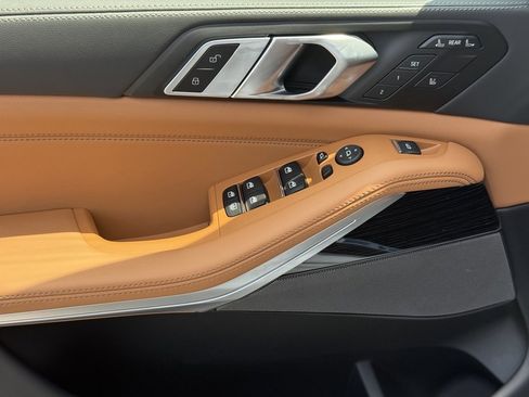 Used 2026 BMW X7 xDrive40i w/ M Sport Package image 16