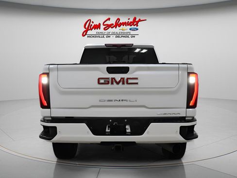 Used 2024 GMC Sierra 2500 Denali w/ Denali Reserve Package AWD/4WD image 5