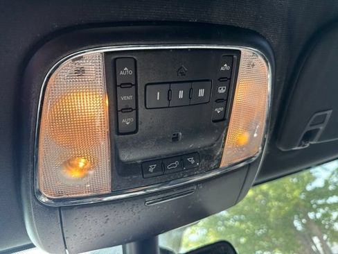 Used 2020 Jeep Grand Cherokee Overland AWD/4WD image 19