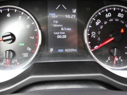 Certified 2022 Toyota RAV4 XLE FWD image 63
