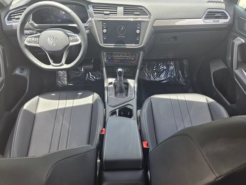 Certified 2023 Volkswagen Tiguan SE FWD image 13
