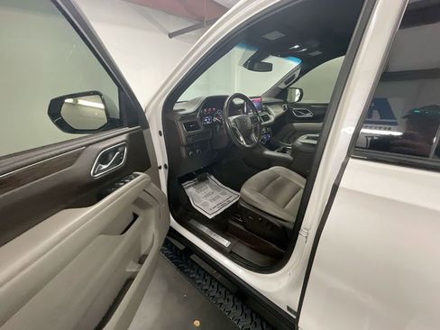 Used 2021 Chevrolet Tahoe Z71 w/ Rear Media and Nav Package image 10