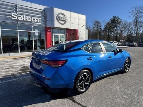 Used 2024 Nissan Sentra SV image 3