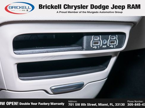 Used 2023 Chrysler Pacifica Touring-L FWD image 34