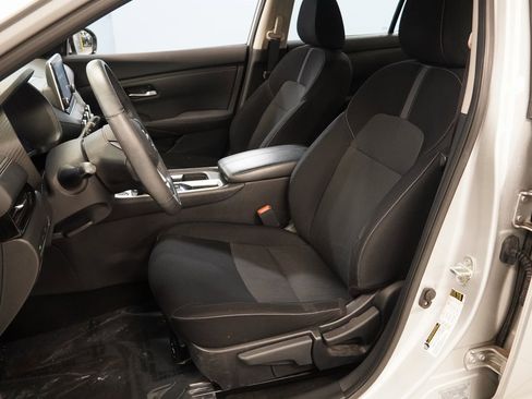 Used 2021 Nissan Sentra SV w/ Trunk Package image 3