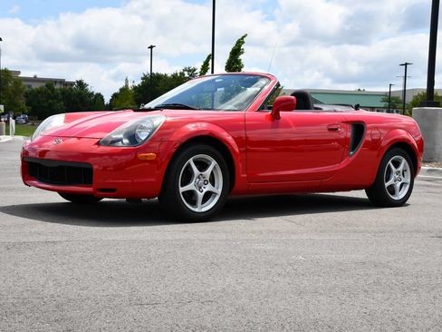 Used 2001 Toyota MR2 RWD image 4
