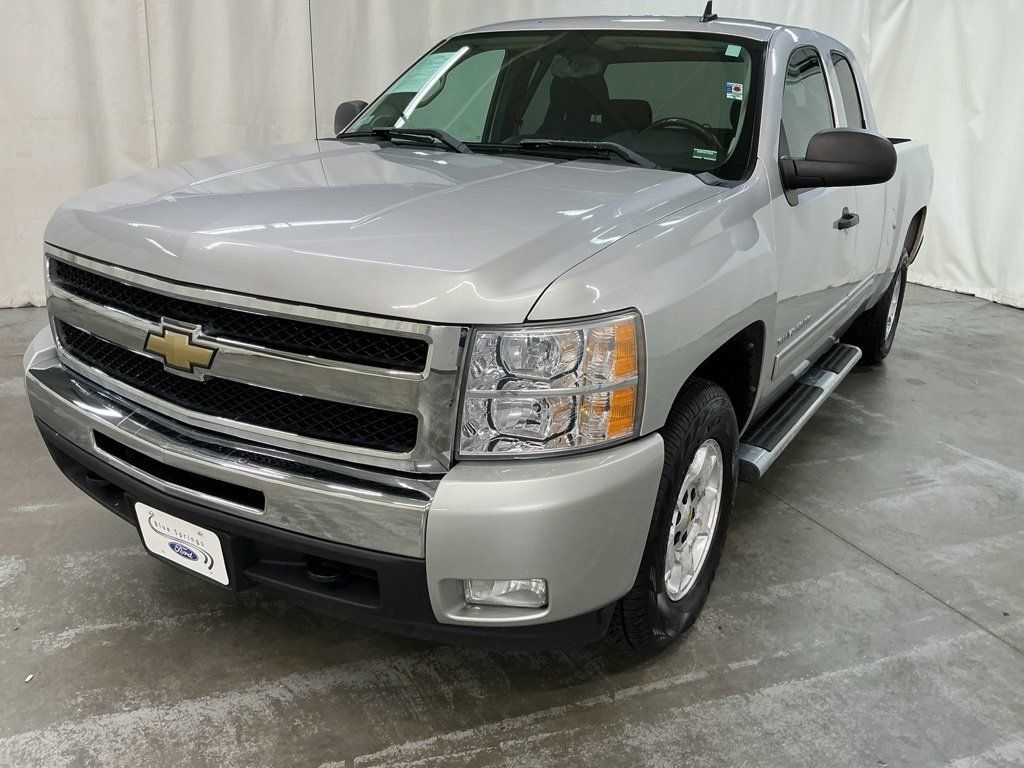 Used 2011 Chevrolet Silverado 1500 LT w/ All-Star Edition AWD/4WD image 2