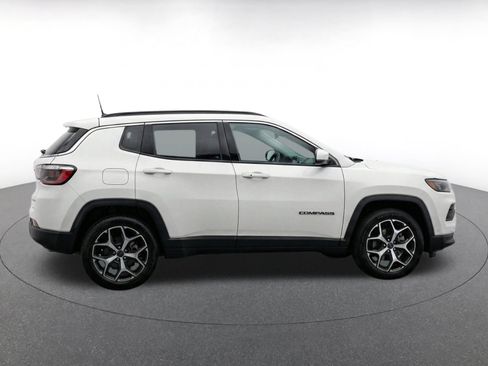Used 2025 Jeep Compass Limited AWD/4WD image 10