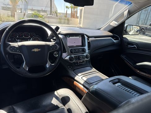 Used 2019 Chevrolet Suburban Premier image 21