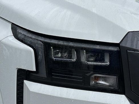 New 2026 Nissan Frontier SV w/ SV Convenience Package AWD/4WD image 9