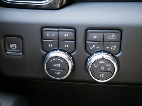 Used 2025 GMC Sierra 2500 AT4 AWD/4WD image 28