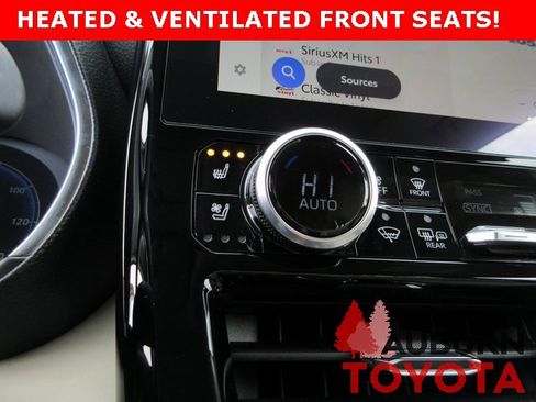 Used 2023 Toyota Highlander Platinum image 21