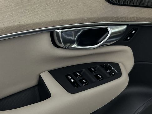New 2026 Volvo XC90 B6 Plus w/ Protection Package Premier image 13