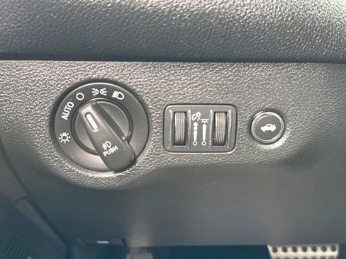 Used 2016 Dodge Challenger R/T Scat Pack w/ Leather Interior Group RWD image 39