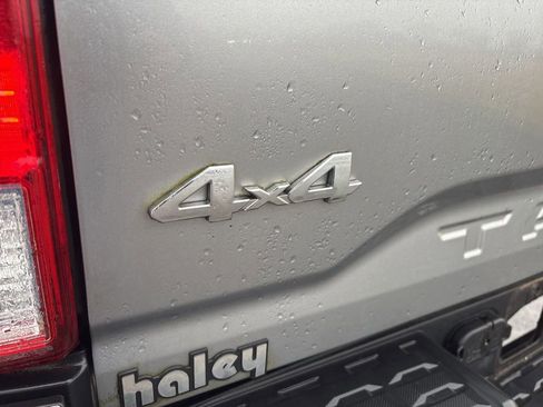 Used 2017 Toyota Tacoma SR image 4