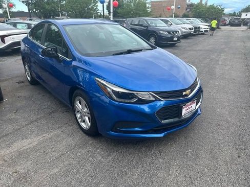 Used 2016 Chevrolet Cruze LT w/ Sun And Sound Package FWD image 3