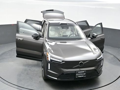 New 2025 Volvo EX90 Ultra image 25