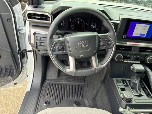 New 2026 Toyota 4Runner SR5 AWD/4WD image 18