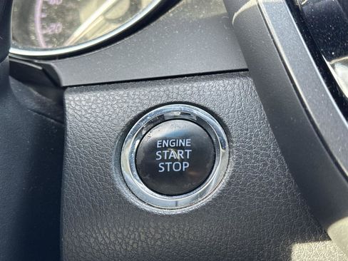 Used 2018 Toyota Camry LE image 21