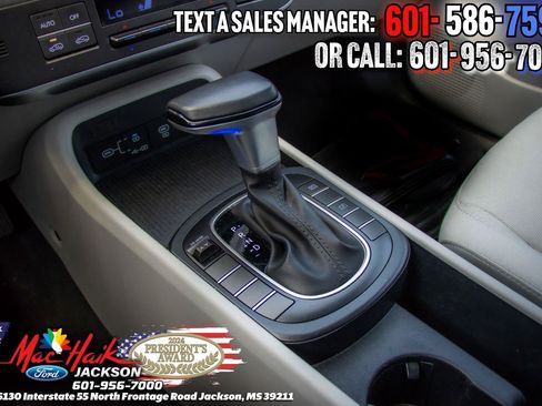 Used 2024 Hyundai Kona SEL FWD image 14